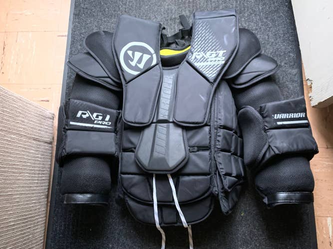 Warrior Ritual GT PRO Goalie Chest Protector SR XL Nice Condition & Like A Tank!!