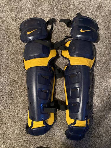 Nike Adult Catchers Shin Guards