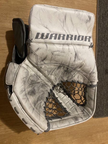 White Senior Regular Ritual G2 glove