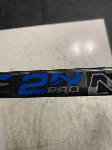 Intermediate Right Handed Mid Pattern Nexus 2N Pro Hockey Stick