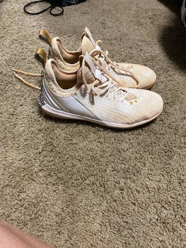 Mens Under Armour Harper 4 Baseball Cleats. Send Offers