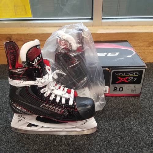 Junior New Bauer Vapor X2.7 Hockey Skates Regular Width Size 2