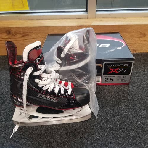 Junior New Bauer Vapor X2.7 Hockey Skates Regular Width Size 2.5