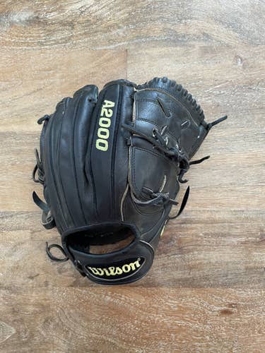 Black High School/College Infield 11.75" A2000 Baseball Glove