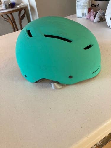 Used Men's Medium Smith Bike Helmet BMX Bike