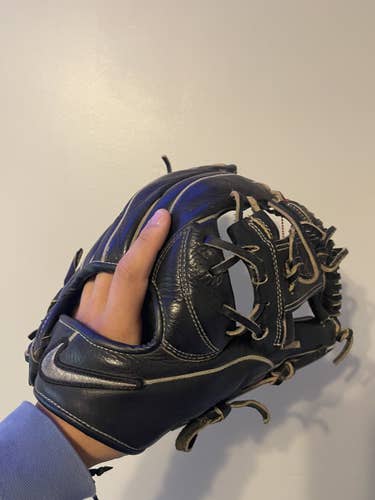 Black Used Infield 11.5" Shado Edge Baseball Glove