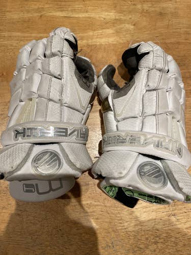 Maverick 4 Lacrosse Gloves Used * No Smell*