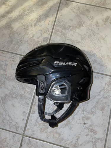 Black Used Medium Bauer  Re-Akt 95 Helmet