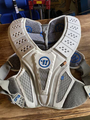 Used Medium Warrior evo vps Shoulder Pads