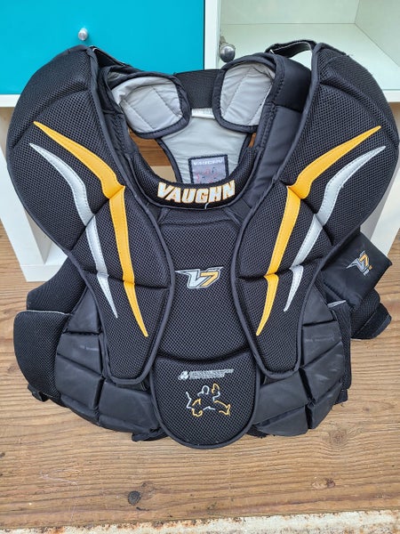 Used Senior Small Vaughn Velocity V7 XF Pro Goalie Chest Protector