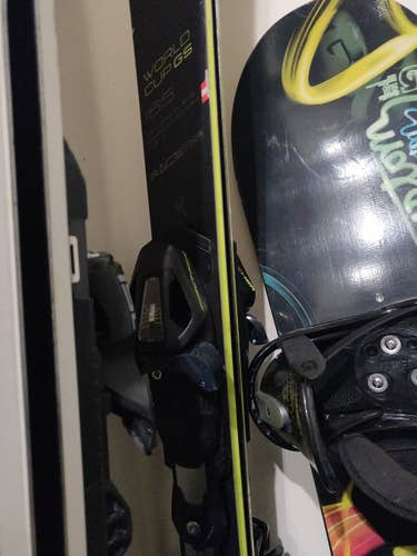 Used Unisex 2018 Fischer Racing RC4 World Cup GS Skis With Bindings Max Din 12