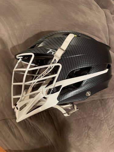 Cascade R Lax Helmet (Carbon Fiber)