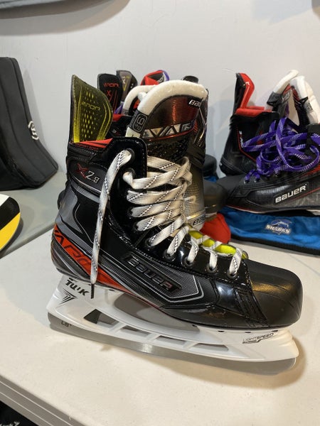 Senior Bauer Regular Width Size 9.5 Vapor 2.9 Hockey Skates
