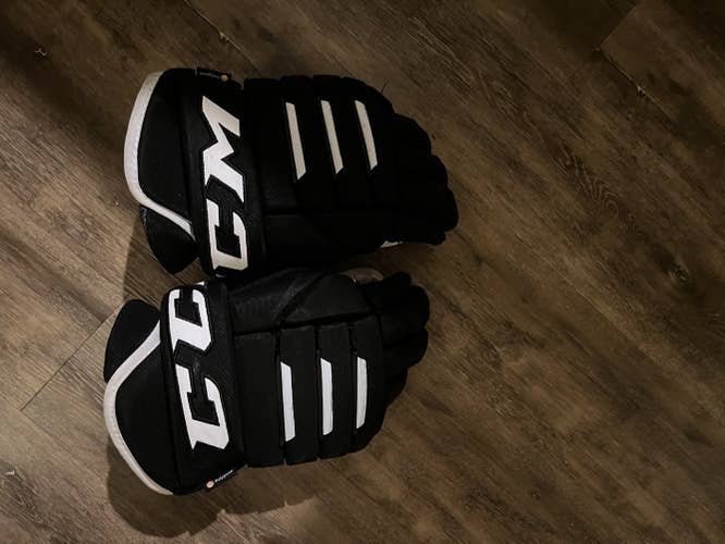 Black Senior CCM 14" Tacks 4 Roll Pro Gloves