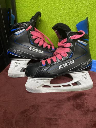 Size 5.5 nexus 2700 skates