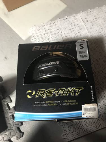 Black New Small Bauer  Re-Akt Helmet Sr Size Small