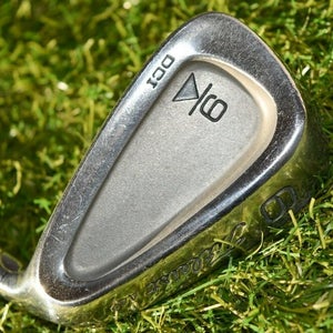 Titleist 	Dci 	9 Iron 	Right Handed 	36"	Steel 	Stiff	New Grip