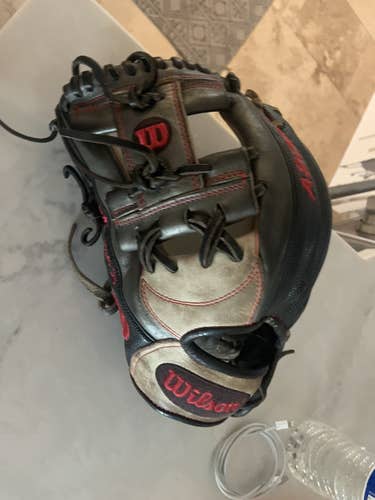 Used Pitcher's 11.75" A2000 Baseball Glove