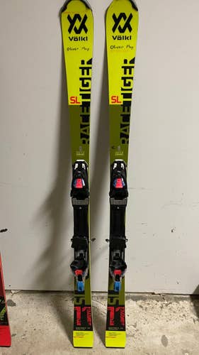 Used Kid's 2019 Volkl Racing Racetiger 137 SL Skis With Bindings Max Din 10