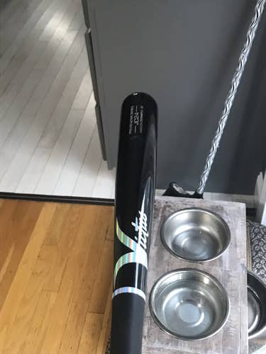 High School/College 2021 Wood (-3) 30 oz 33" Victus JC24 Bat