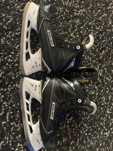 Junior Bauer Extra Wide Width Size 5.5 Supreme S170 Hockey Skates