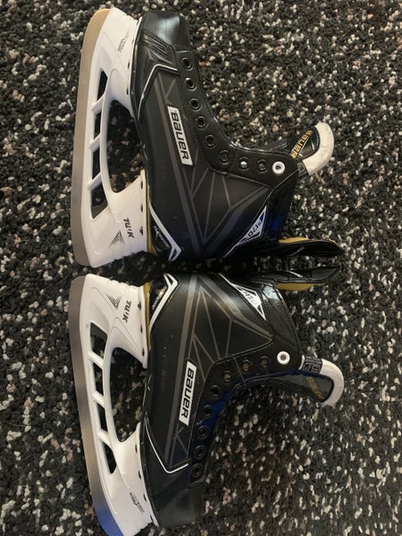 Junior Bauer Extra Wide Width Size 5.5 Supreme S170 Hockey Skates