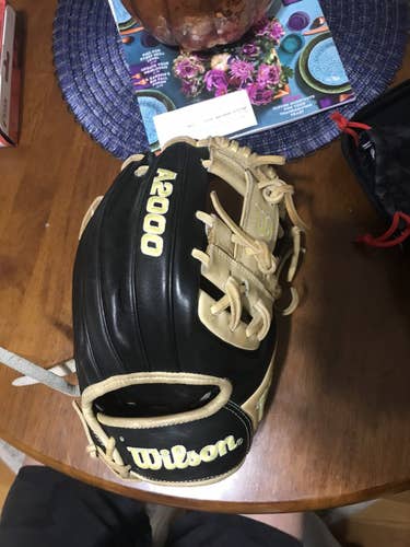 Black Used Infield 11.5" A2000 Baseball Glove