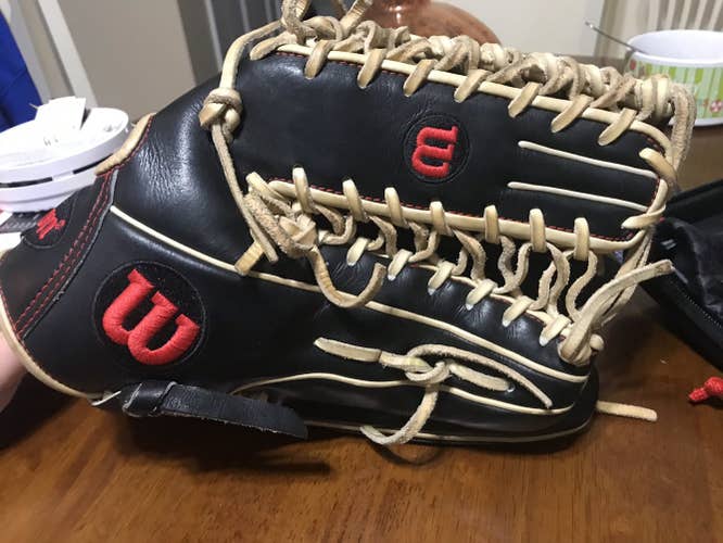 Black Used Outfield 12.75" A2000 Baseball Glove