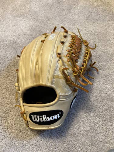 Pitcher's 11.75" A2K Baseball Glove *PRICE NEGOTIABLE, GREAT CONDITION*
