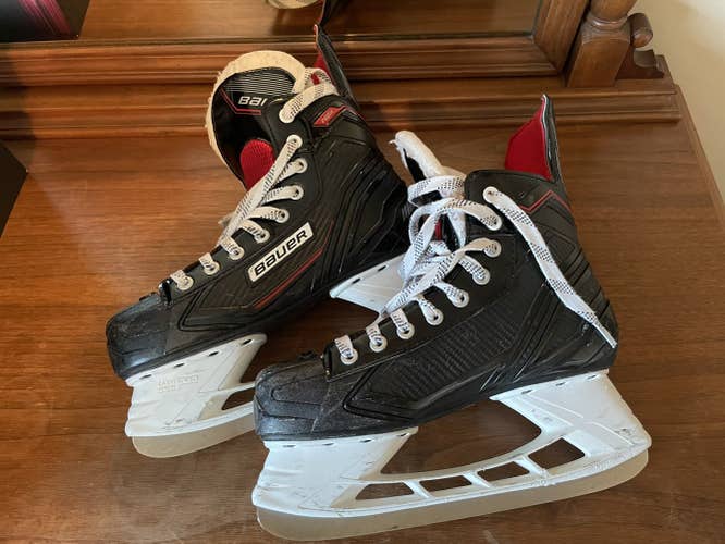 Ice hockey skates
