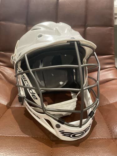 Cascade CPV-R Lacrosse Helmet **LIKE NEW**