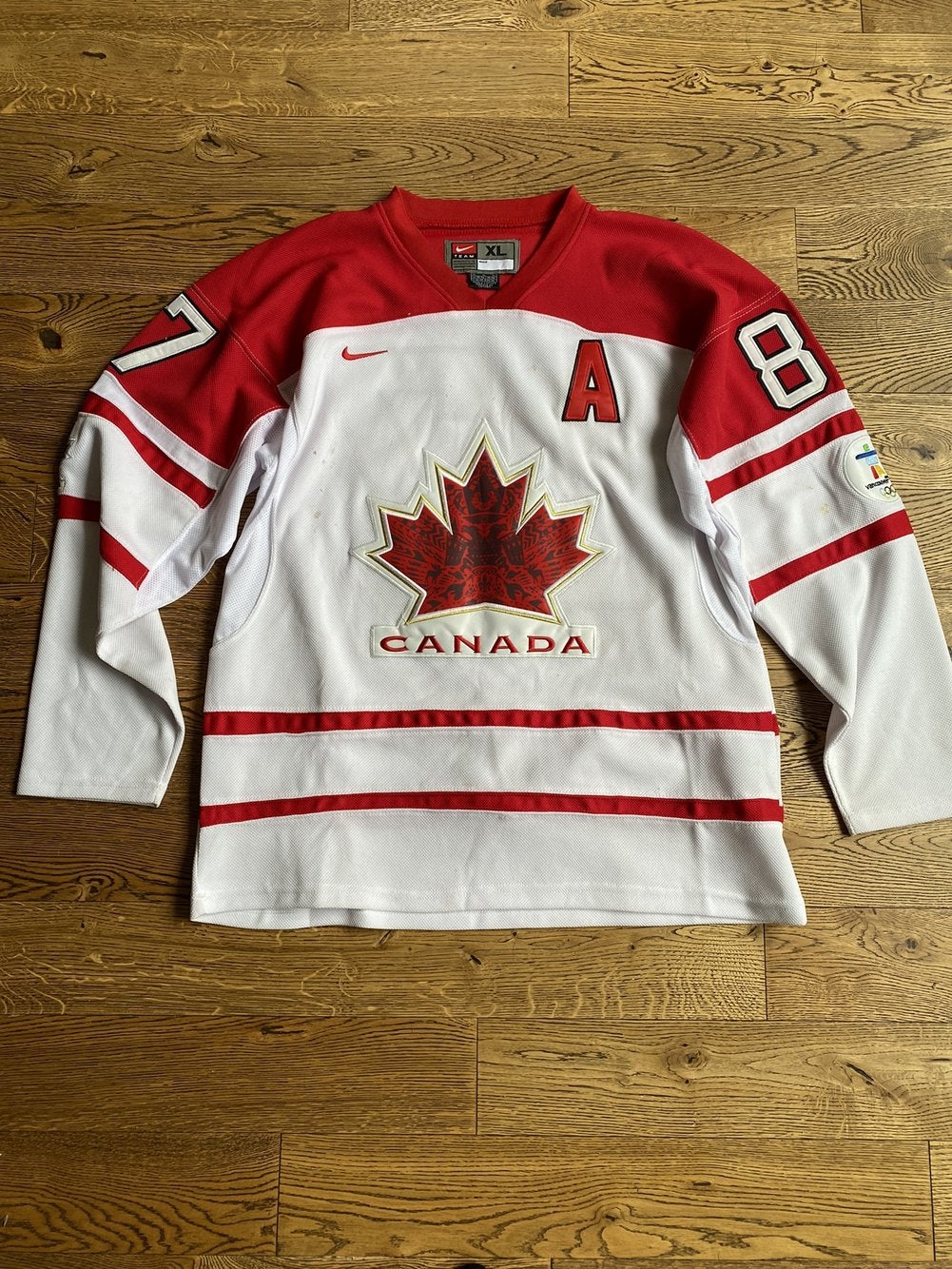 Sidney Crosby - Signed White Team Canada 2010 Olympic Jersey - NHL Auctions
