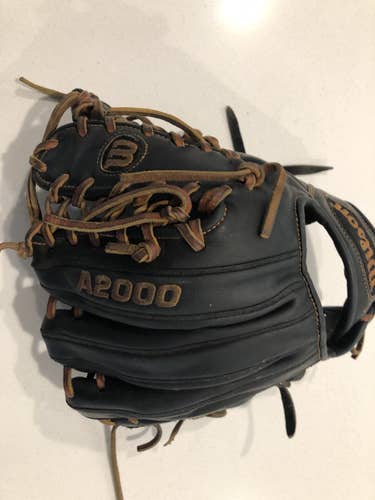 Used Wilson Right Hand Throw A2000 Baseball Glove 11.5" OTIF