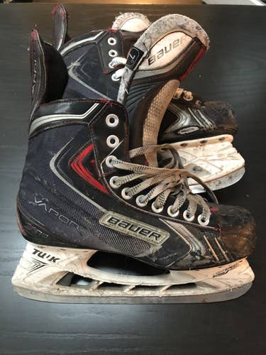 Senior Used Bauer Vapor Hockey Skates Regular Width Size 7