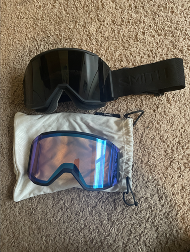 BLACKOUT Smith Squad Ski Goggles