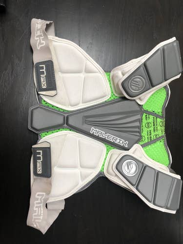 Used Youth Maverik Shoulder Pads