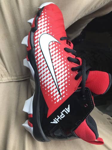 Red Youth Size 4.0 (Women's 5.0) Nike ALPHA