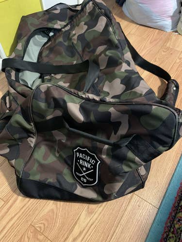 Used Camo Pacific Rink Bag