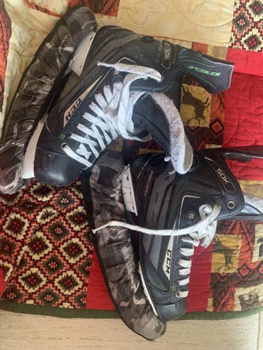 Junior Used CCM RibCor 50K Hockey Skates Extra Wide Width Size 6