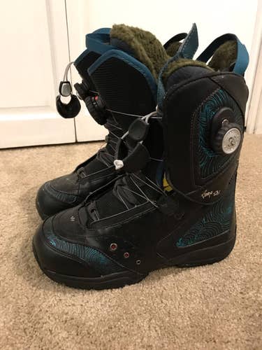 Used Women's Size 8-8.5 Rome SDS Snowboard Boots