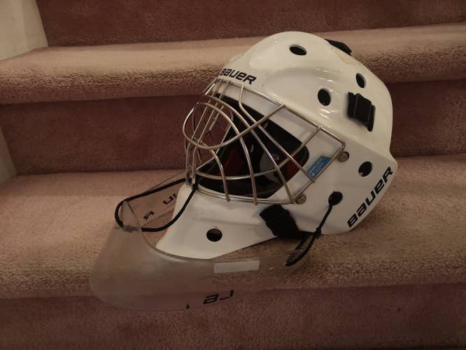 Bauer NME 7 Senior Goalie Mask with certified cat eye cage