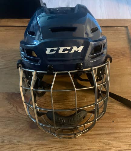 Blue New Medium CCM Resistance 110 Helmet