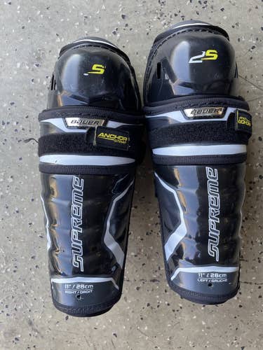 Used Junior Bauer Supreme 2S Shin Pads