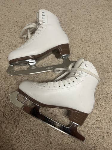 Used Jackson Size 5 Figure Skates