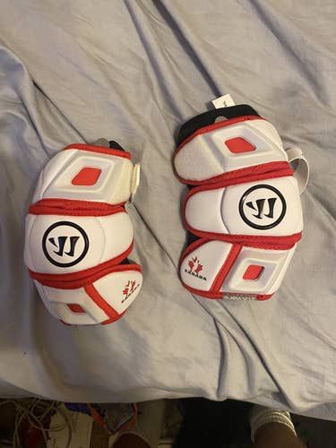 New Large Team Canada Warrior Burn Pro IMPAX LT Arm Pads