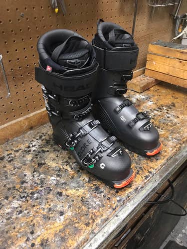 Head Kore 1 ski boots