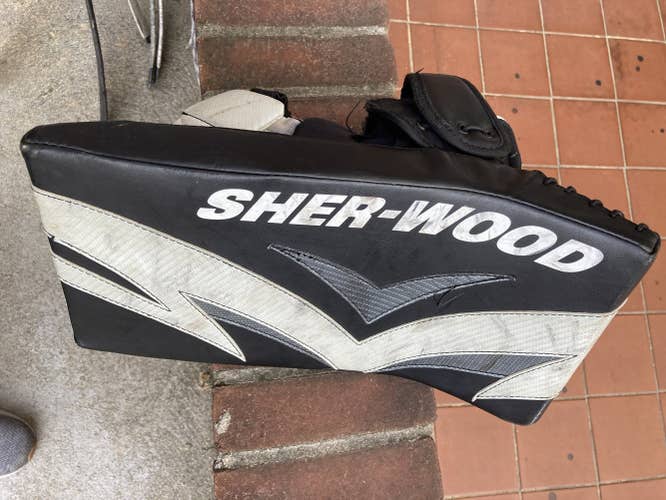 Sherwood T90 Senior Goalie Blocker