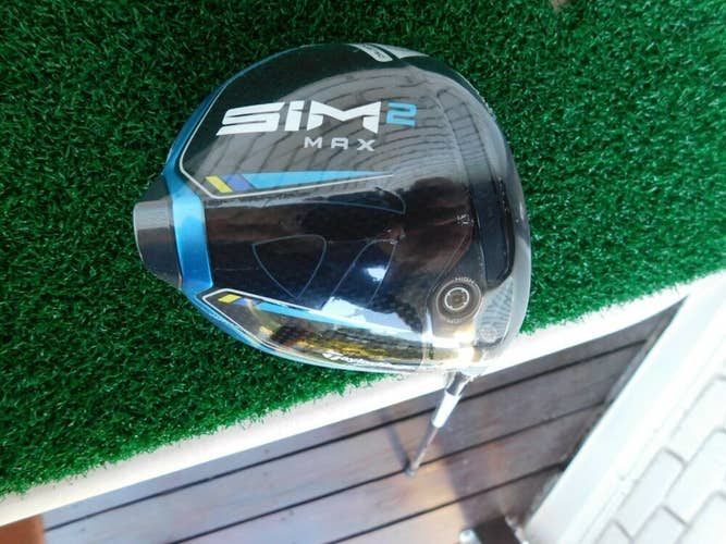 TaylorMade SIM 2 MAX 9.0* Driver w/ Fujikura Stiff Flex Shaft - HC & Tool