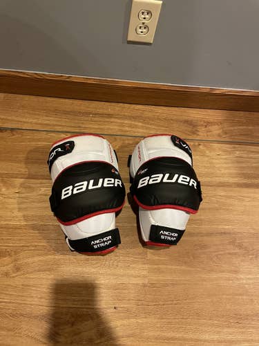 Senior Bauer 1X knee guards