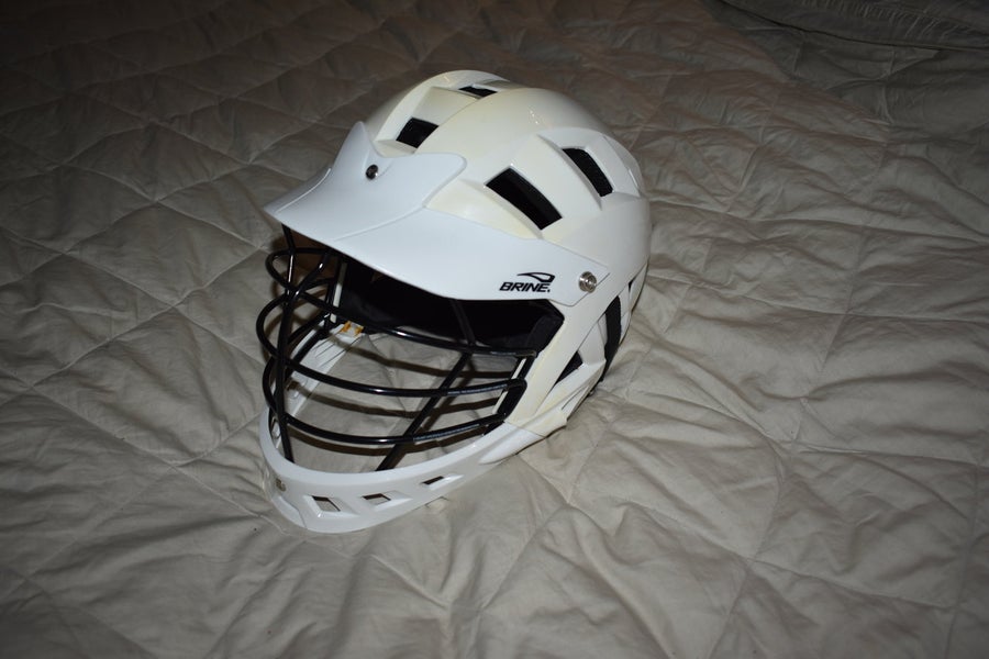 Brine Triad ST2 Lacrosse Player Helmet, White, OSFM - Great Condition!